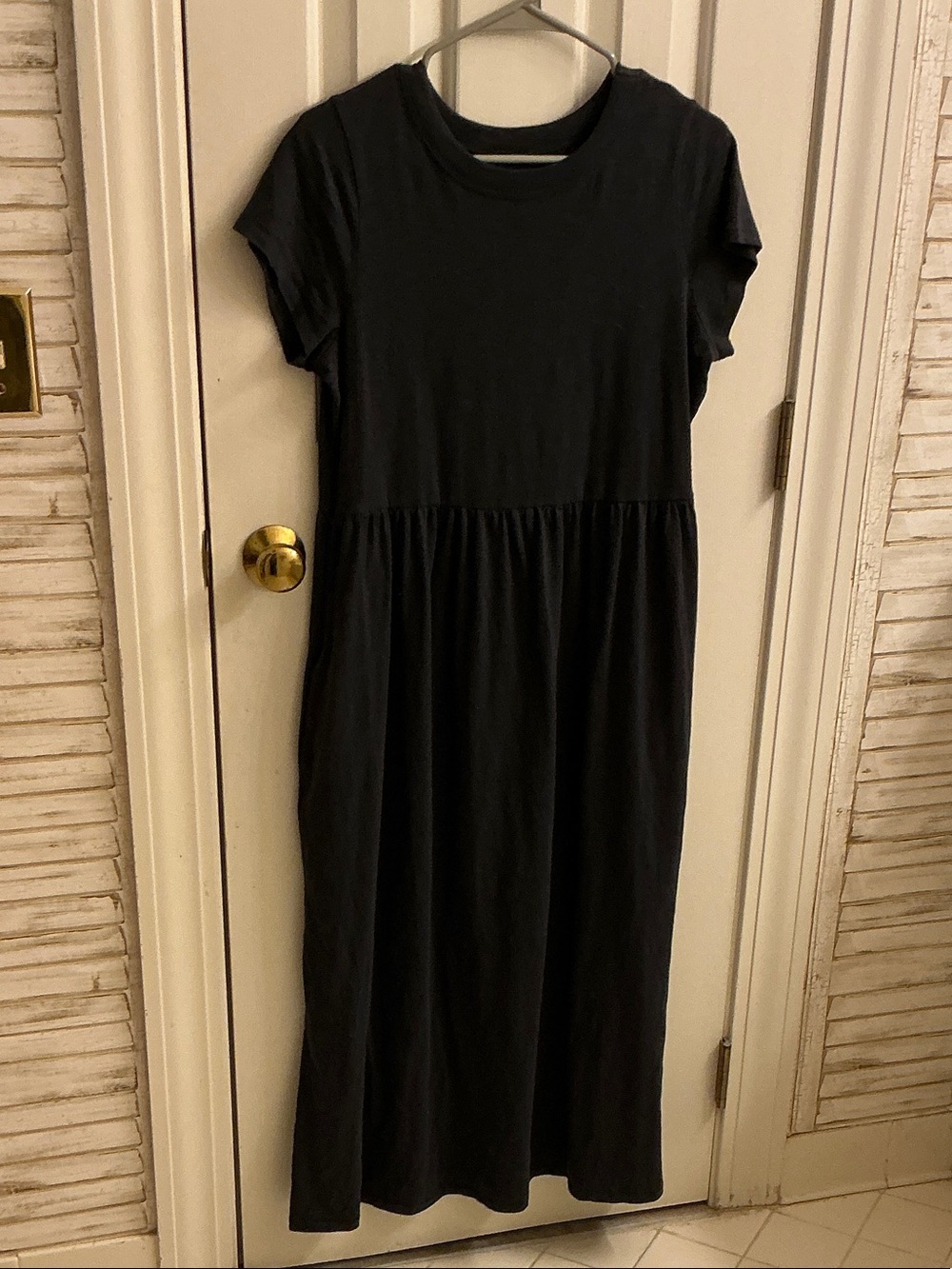 Relaxed Short-Sleeve Black Maxi Dress